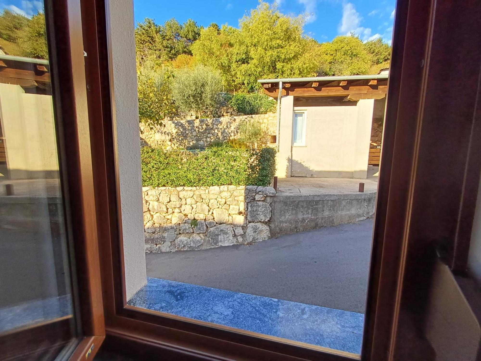 Apartmaji Tanto Malovse Crnice Exterior foto