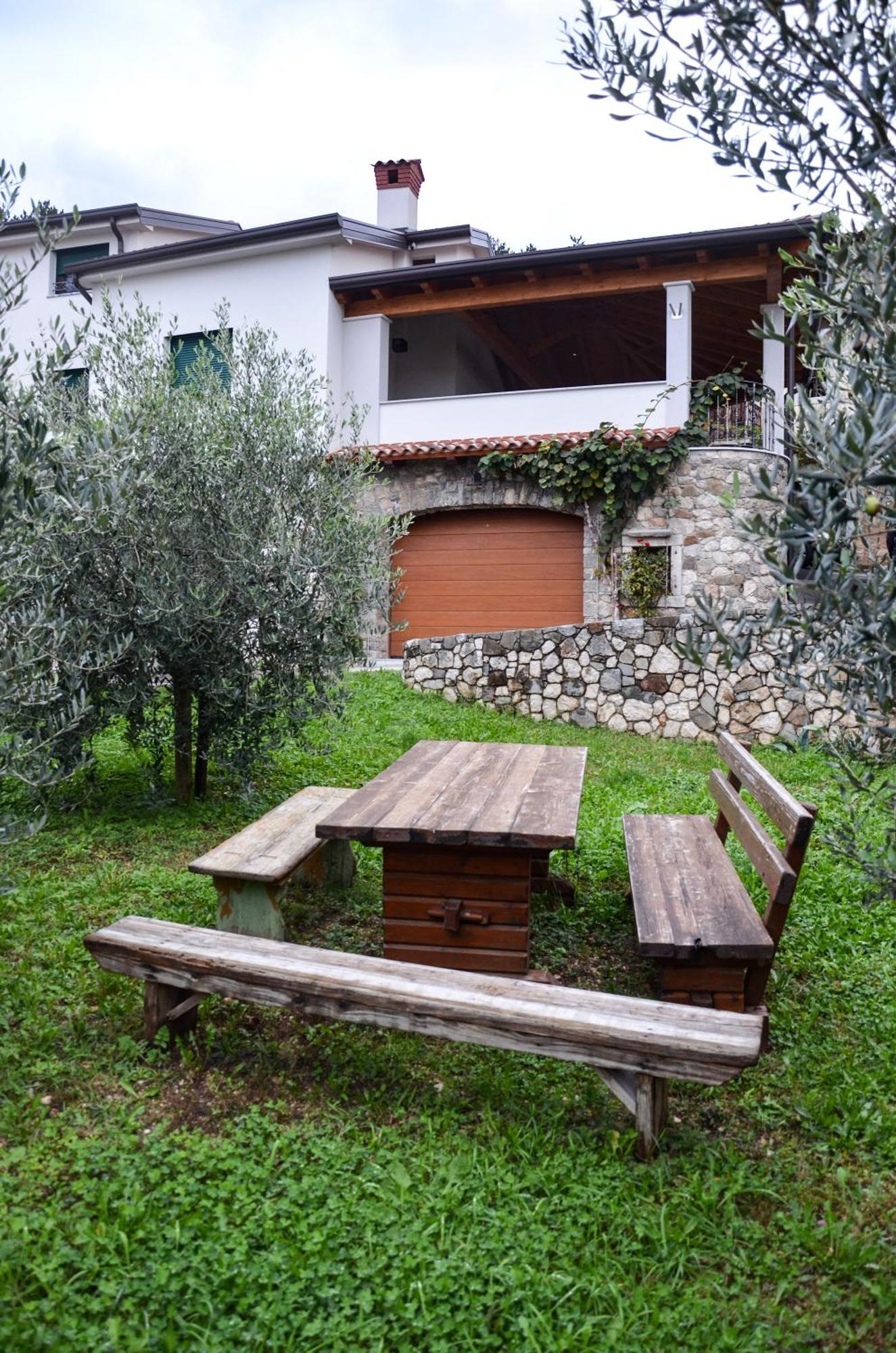 Apartmaji Tanto Malovse Crnice Exterior foto
